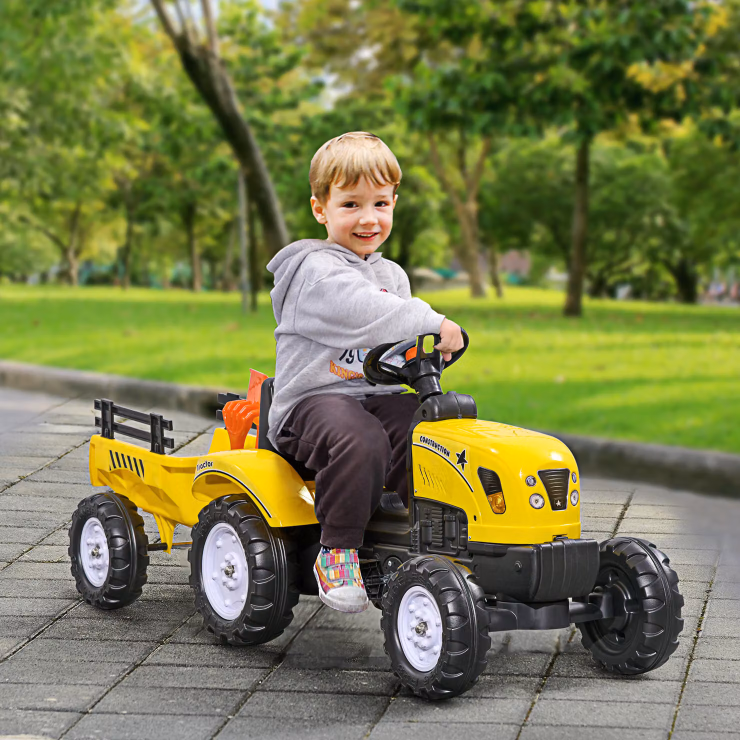 Trattore a pedali HOMCOM per bambini con rimorchio, rastrello, pala e clacson, Giallo – 2