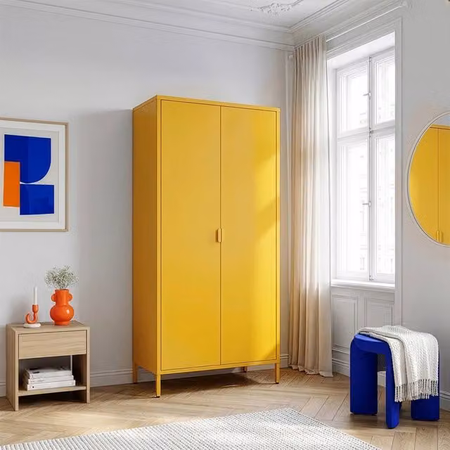 Armadio in acciaio Guradaroba Esteli en.casa con 2 ante, 2 barre appendiabiti e 4 ripiani, Giallo, H: 170 cm, L: 80 cm, P: 45 cm