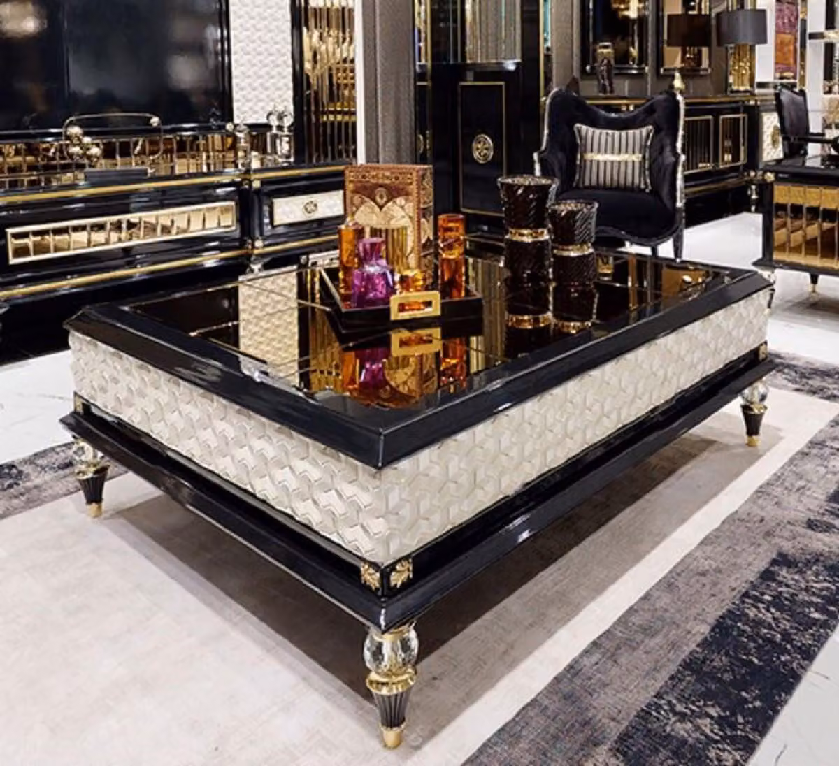 Casa Padrino Tavolino da caffè Art Deco nero / color crema / oro - Sontuoso tavolo da salotto in legno massiccio - Mobili da salotto Art Deco