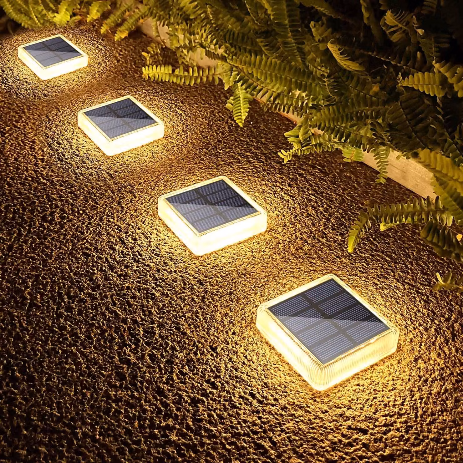 Set di 4 luci solari a LED, grado di protezione IP68, luce bianca calda 2700K, per uso esterno
