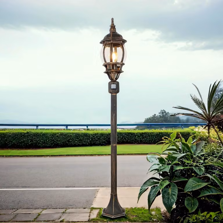 Lampada da terra con sensore di movimento, in alluminio, finitura nero e rame, altezza 123,5 cm, attacco E27