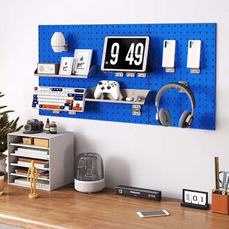 Kit organizzazione parete Costway con 3 pannelli pegboard in metallo e 28 accessori per garage e laboratorio, colore Blue Navy