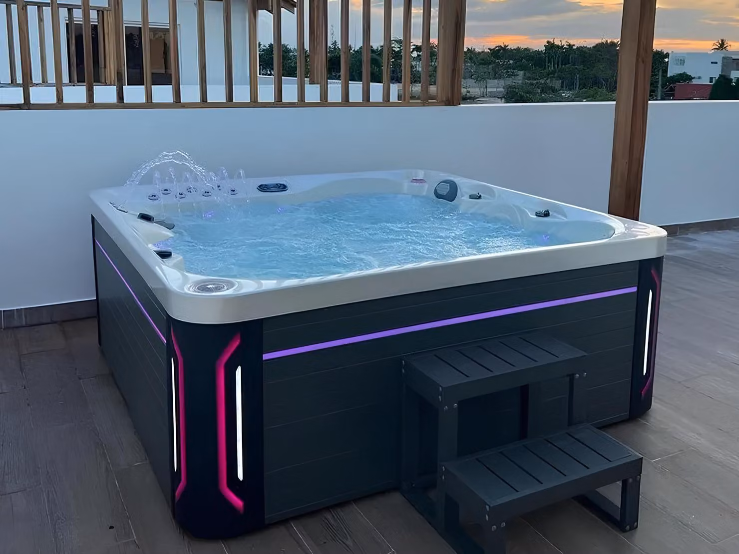 Relaxpool Sprudelbad Outdoor Whirlpool Hydromassagewanne Massagebad 210x210 cm