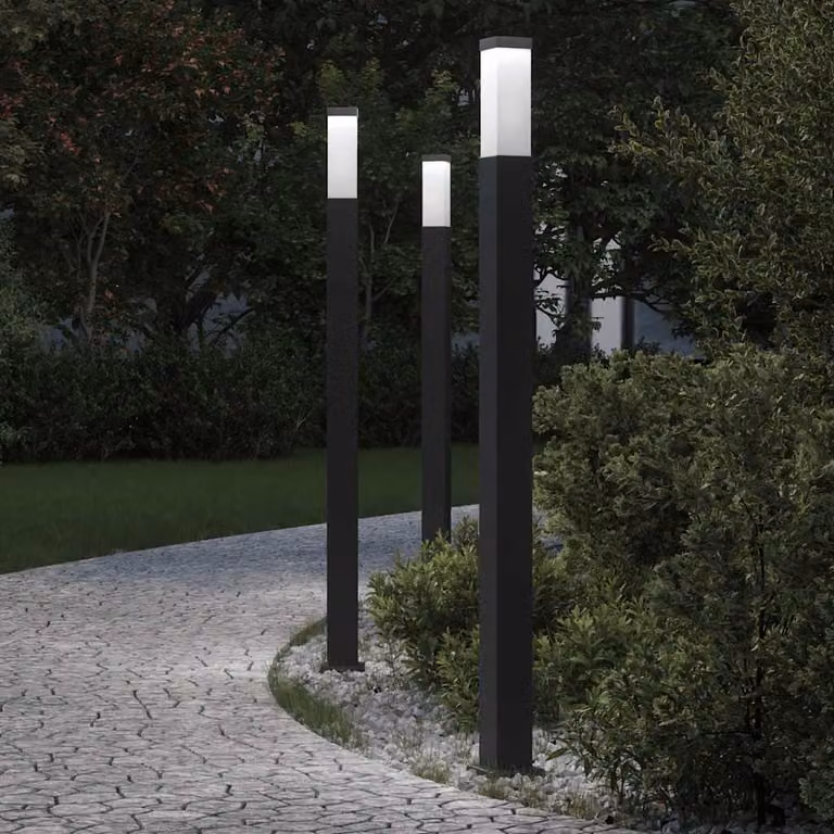 Set di 3 lampioni a palo vidaXL neri per giardino e terrazza, altezza 110 cm, protezione IP44, design moderno con lampadina E27 sostituibile
