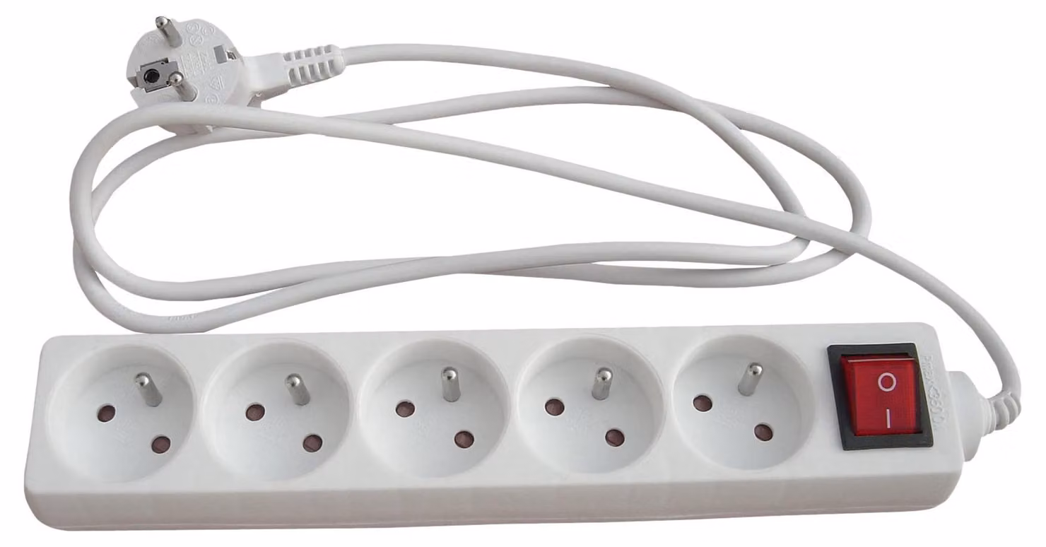 Zenitech - Set di 2 prese multiple - 5 prese da 16A, 2P+T con interruttore - Bianco