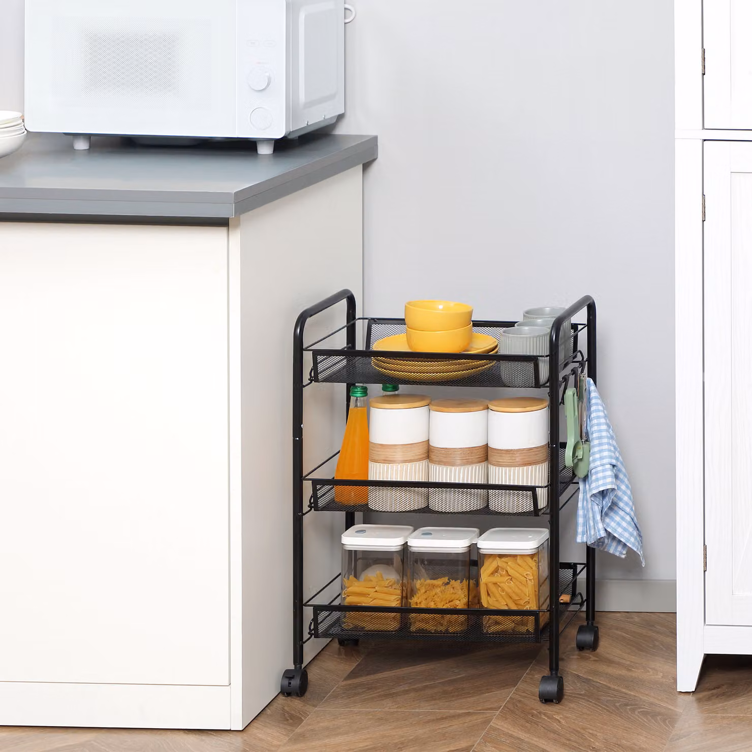 Carrello da cucina HOMCOM in acciaio nero con 3 cesti rimovibili, 4 ganci, 2 maniglie e 4 ruote, L/P/H: 41.5 x 26.5 x 63 cm – 2