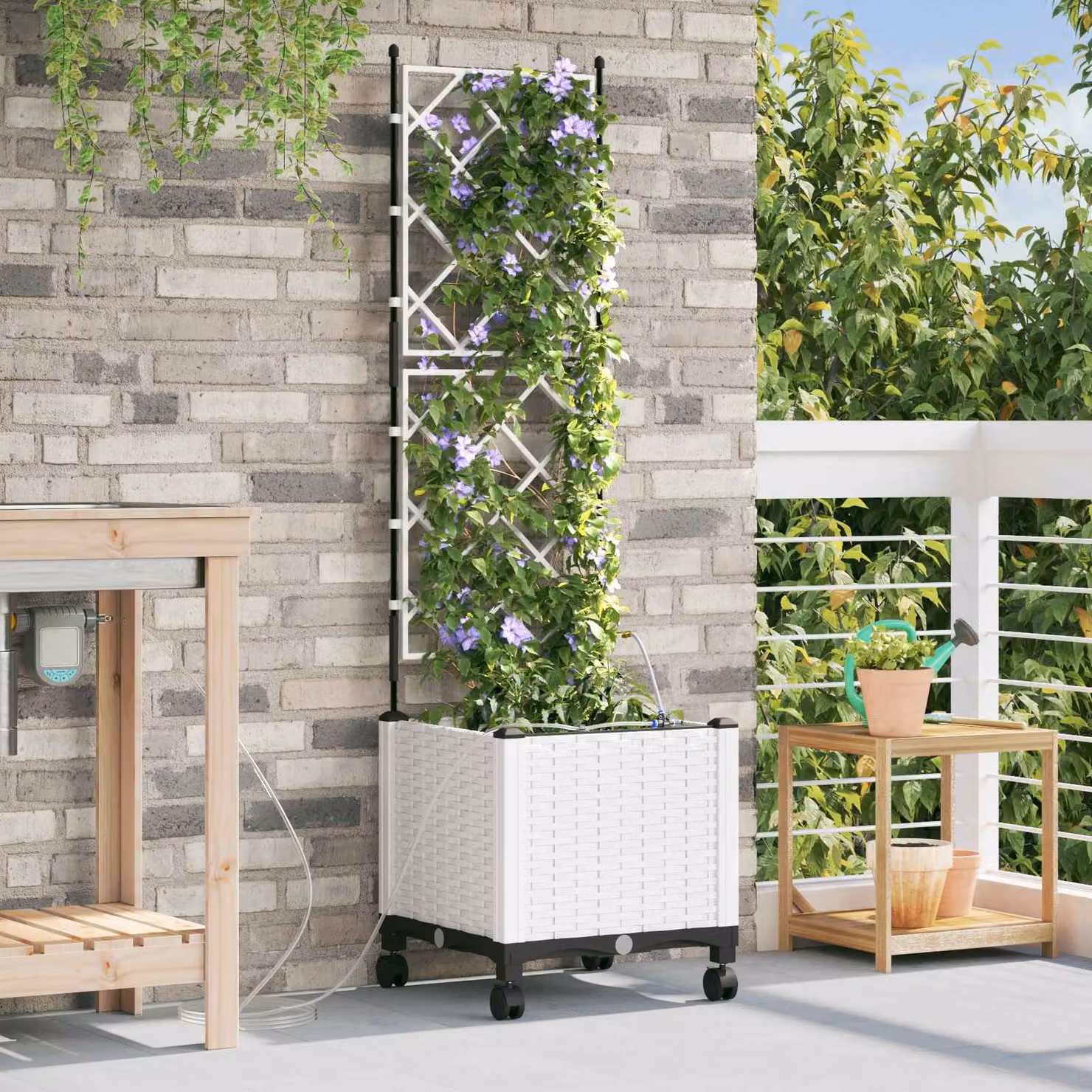 Vaso da giardino con irrigazione e ruote vidaXL, colore bianco, in plastica