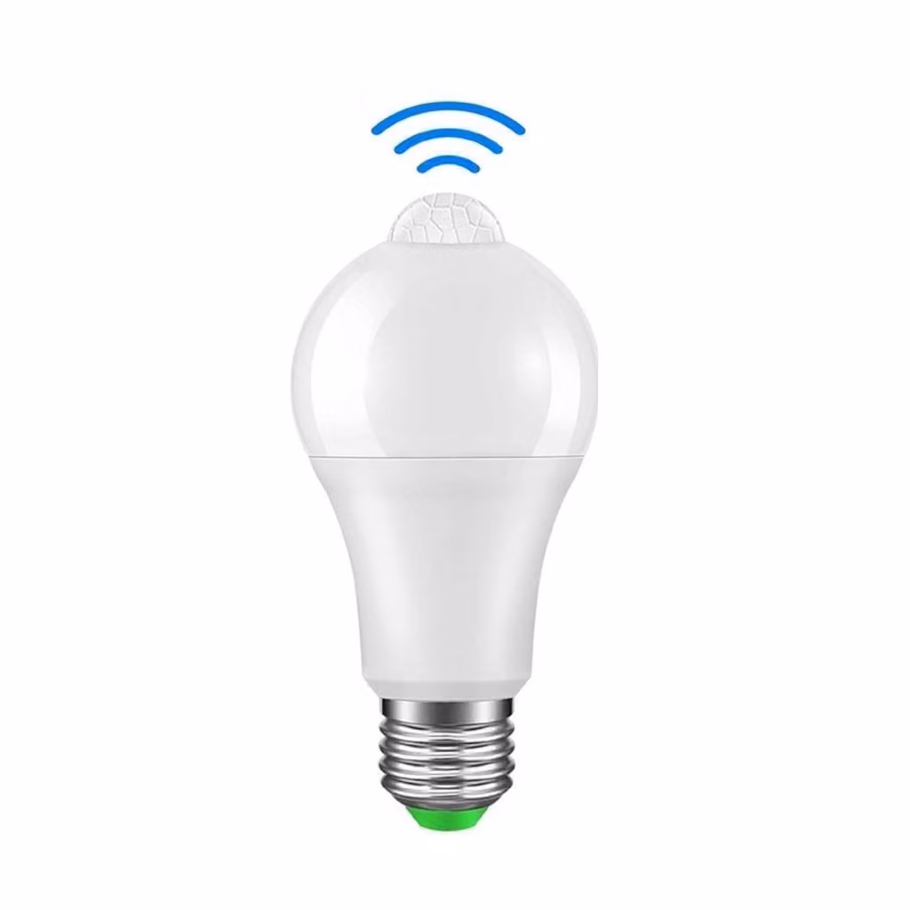 Lampada a LED con sensore di movimento - Attacco E27 - 6W, equivalente a 50W - Colore della luce selezionabile