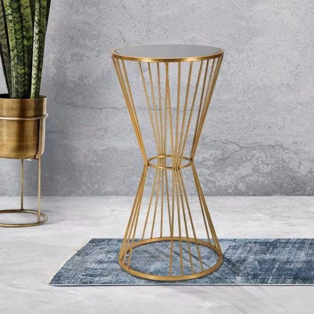 Tavolino da salotto Agnes DMORA, Tavolo basso moderno in vetro e metallo, Oro, L/P/H: 40 x 40 x 80 cm – 1