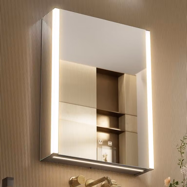Mobiletti specchio da bagno con illuminazione LED, 55x70 cm, con funzione di regolazione dell'intensità luminosa, antiappannamento e porta USB