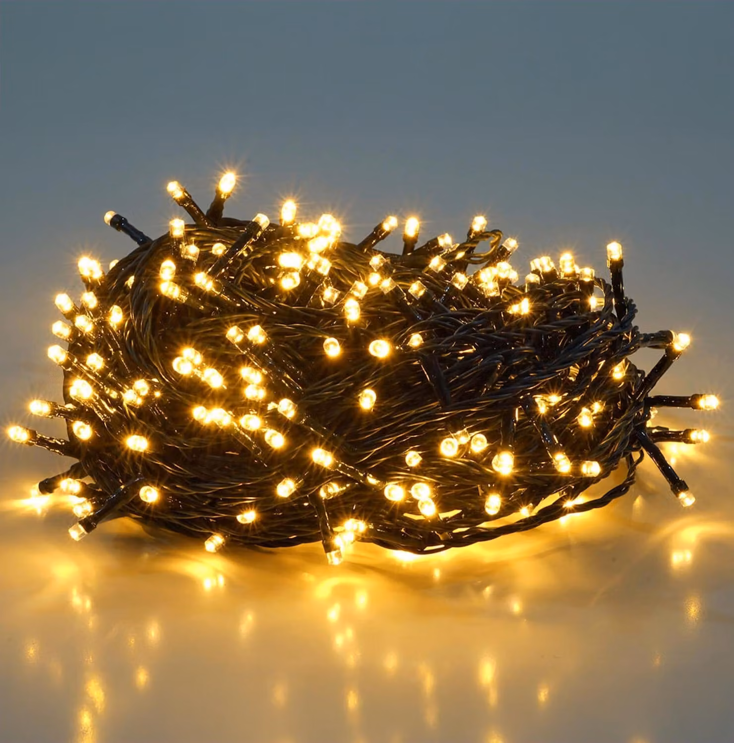 Catena luminosa con 180 LED, luce bianca calda, lunghezza 13,5 metri, con timer, grado di protezione IP44