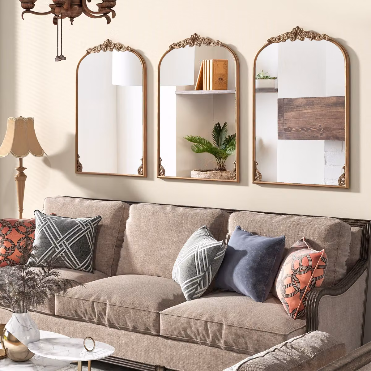 Specchio da parete ad arco barocco Costway in metallo dorato stile vintage e antico L: 90 cm, H: 61 cm