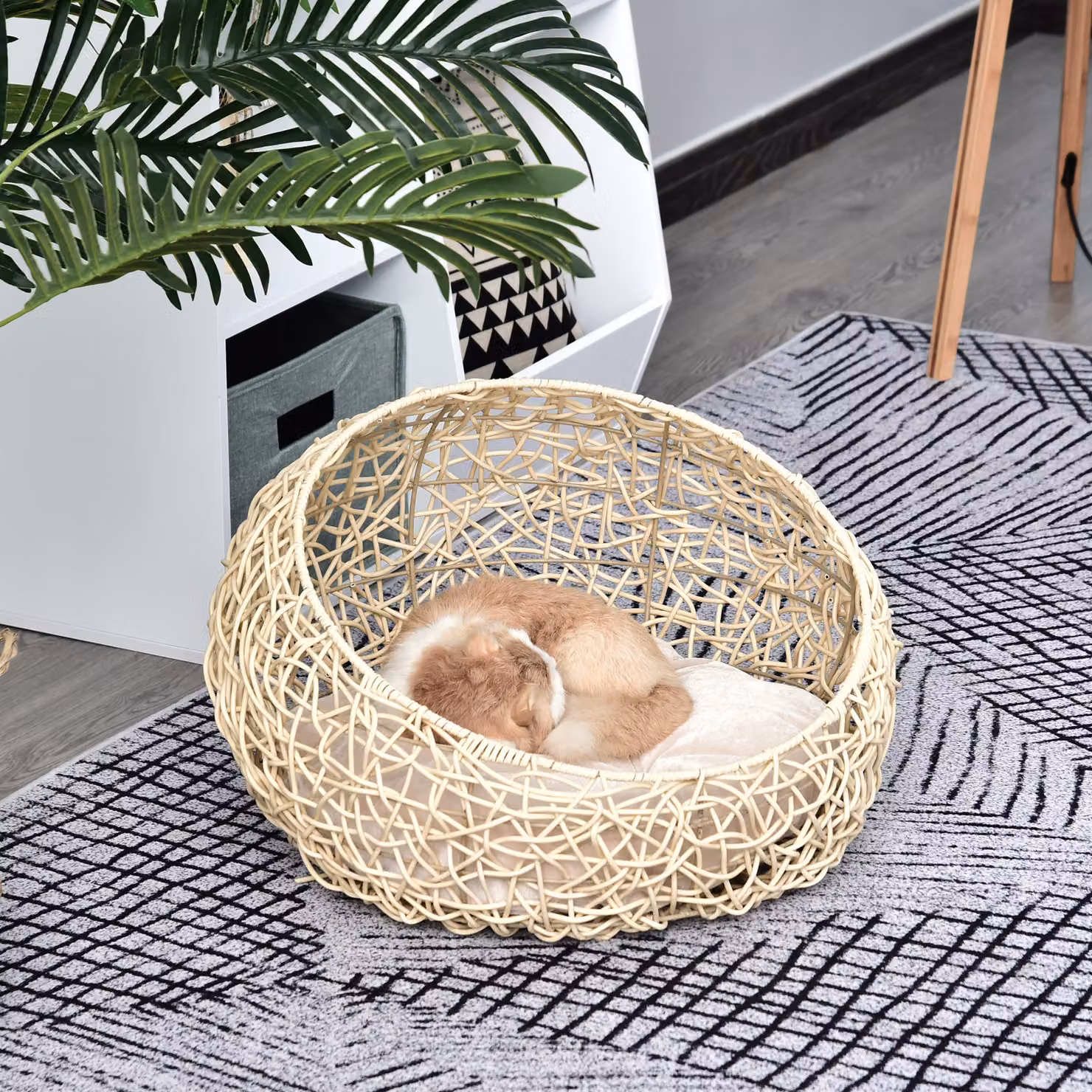 Cuccia a cesta per gatti PawHut in rattan beige con cuscino in lino e cotone, Diametro: 56 cm, Aosom – 2