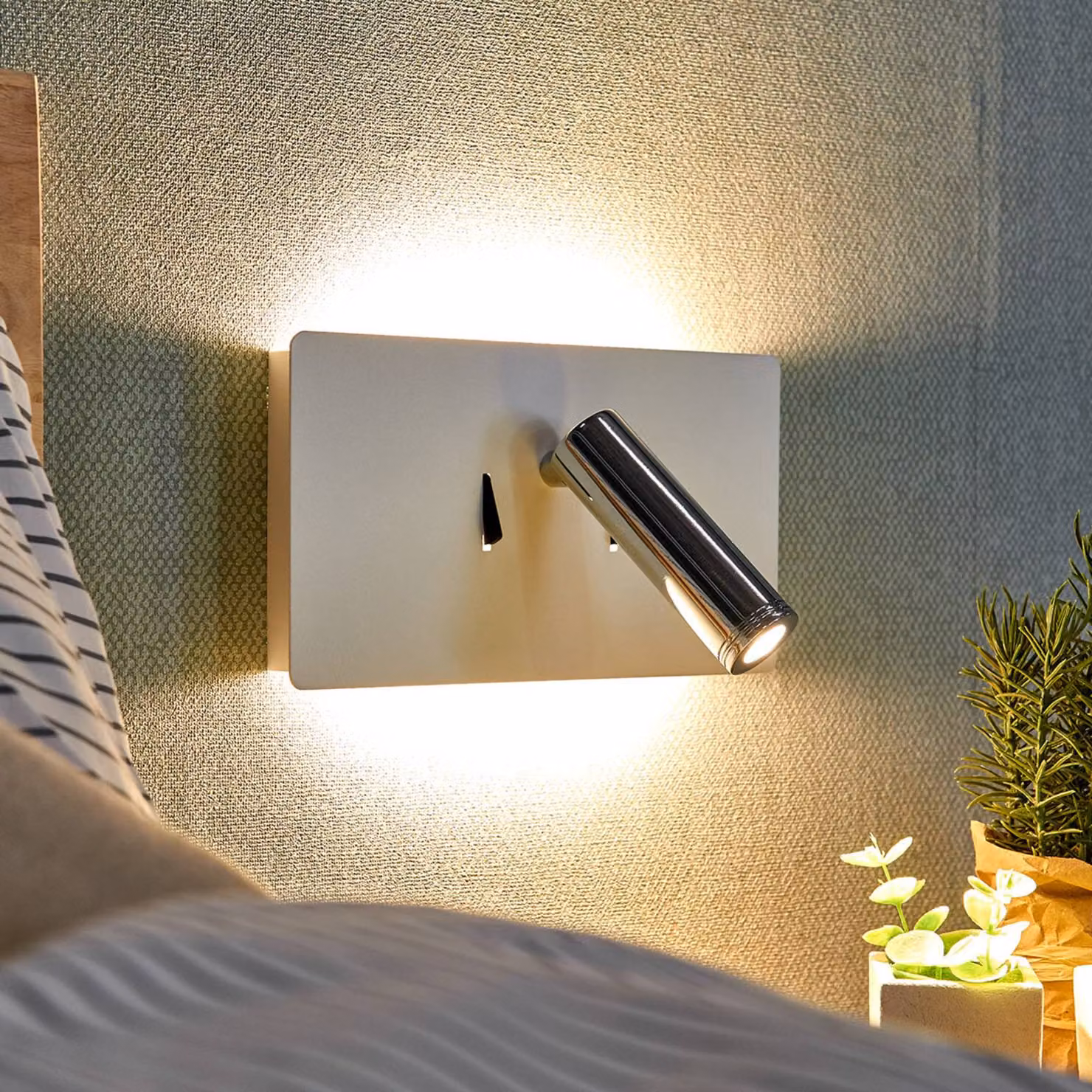 Applique da parete a LED Elske Lucande, Bianco / Opale, Camera da letto, Metallo, Moderno, Applique a LED