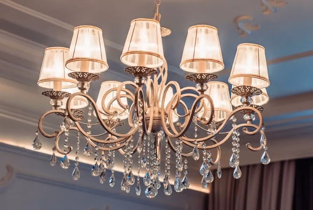Lampadario a sospensione Grace GIORDANOSHOP in metallo e tessuto bianco e oro – 2