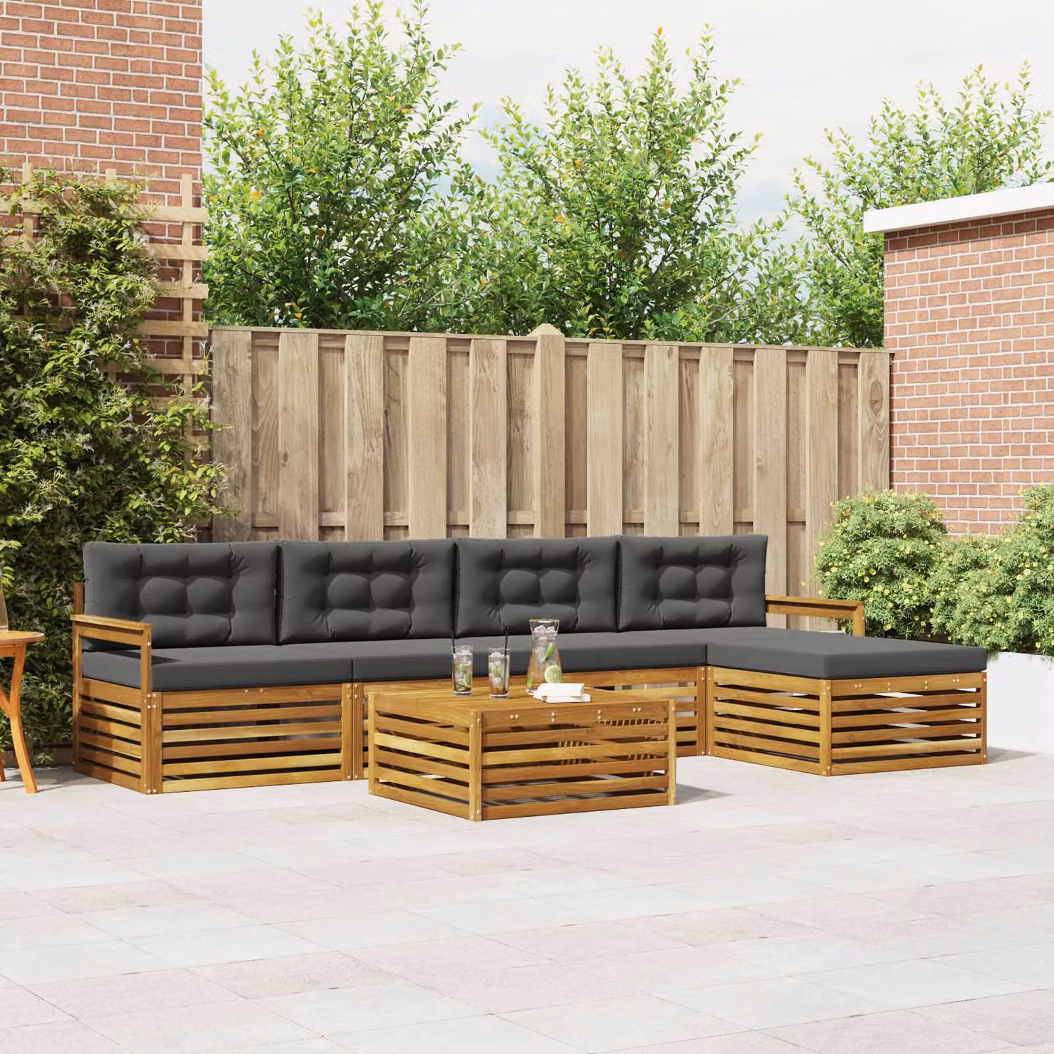 vidaXL Set di divani da esterno a L in legno di acacia con tavolino e pouf, 6 pezzi, Beige e Antracite