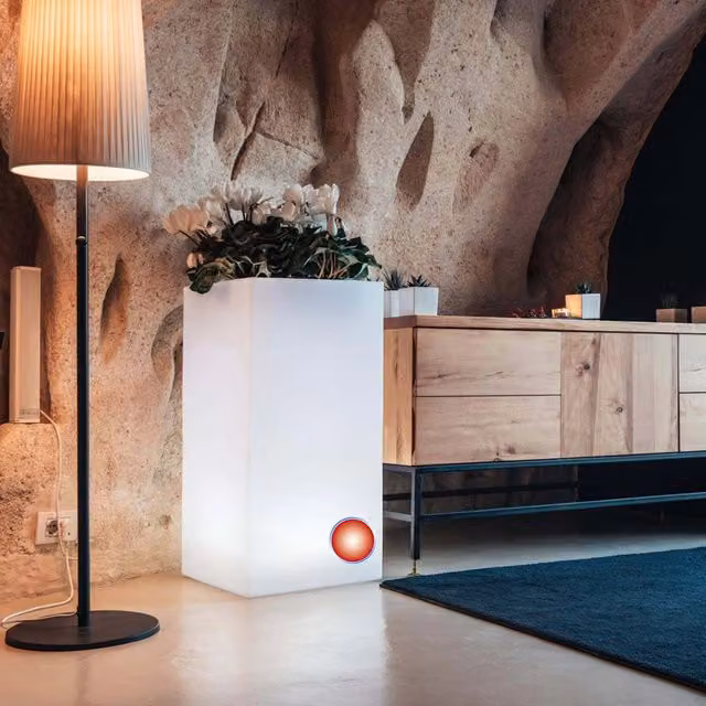 Vaso luminoso TEKCNOPLAST Cube Top Bright in resina bianca con luce LED rossa L 40 cm x P 40 cm x H 40 cm