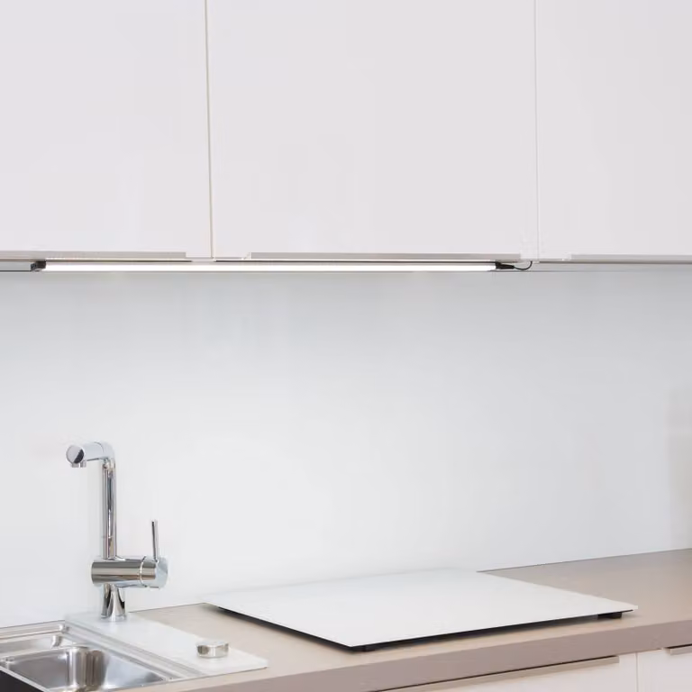 Müller-Licht Lampada LED per mobili Balic Sensor, 3.000 K, lunghezza 80 cm dimmerabile, Alluminio / Grigio / Zincato, Cucina, Alluminio, Lampade per mobili