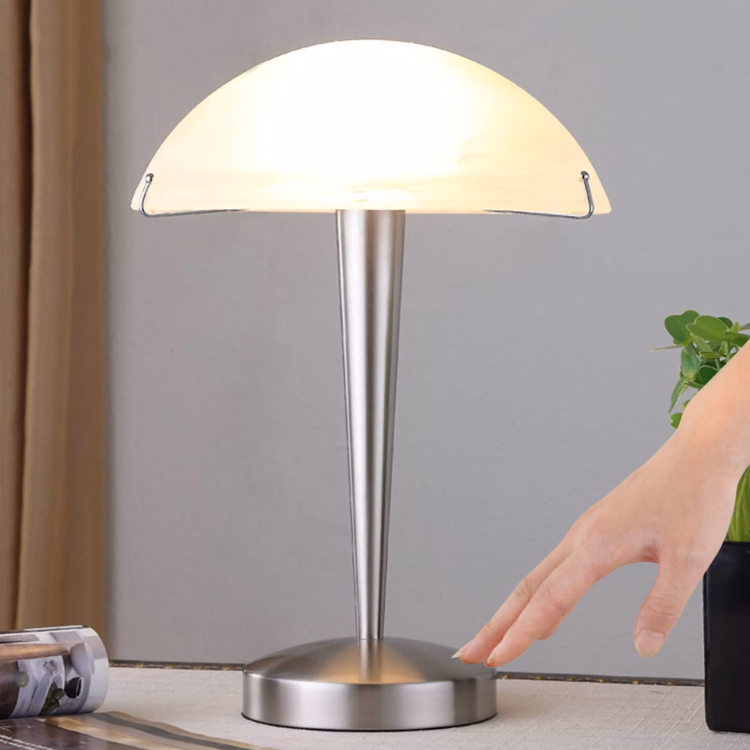 Lampada da tavolo Viola Lindby, Bianco / Opale, Camera da letto, Metallo, Moderno, Lampada da tavolo