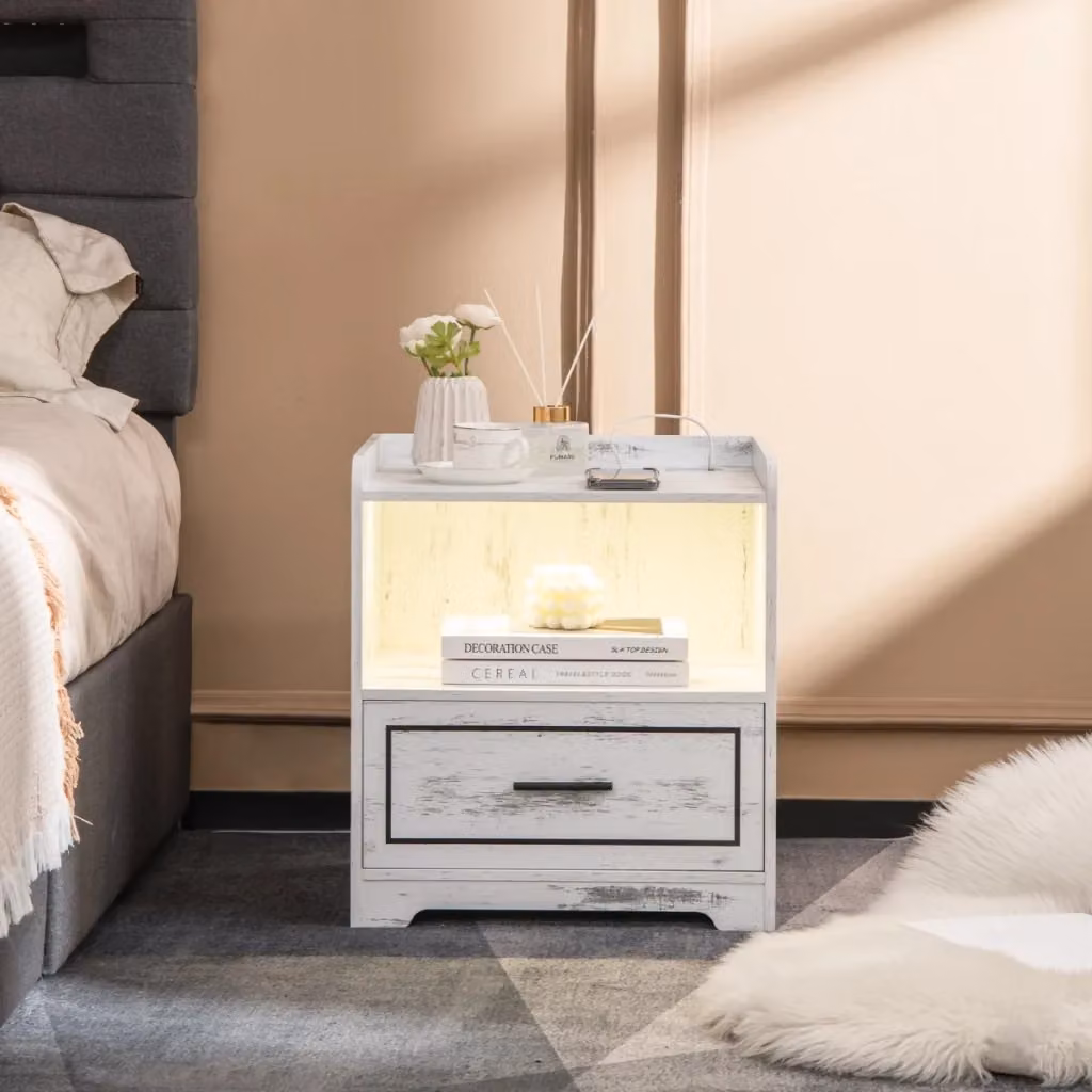 Set di 2 comodini Design Mania in stile vintage con illuminazione LED e porte USB, colore bianco – 2