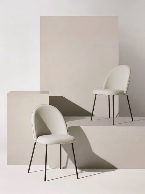 Set di 2 sedie alte rivestite in tessuto beige con struttura in metallo nero Kenay Home