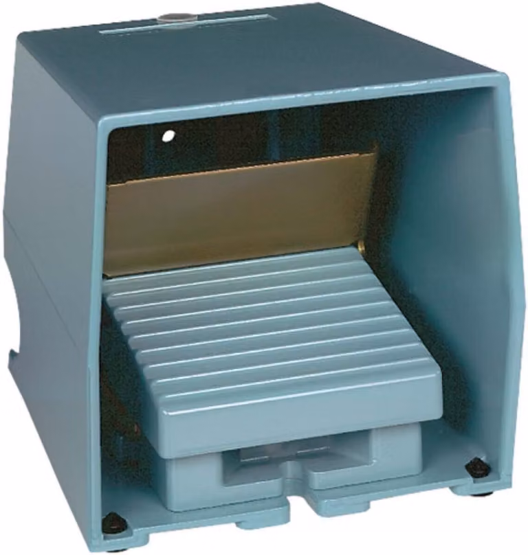 Interruttore a pedale Schneider Electric, Harmony XPE, singolo, metallo, blu, a 1 stadio, 2Ö+2S, IP66, con coperchio di protezione, con interblocco XPEM511