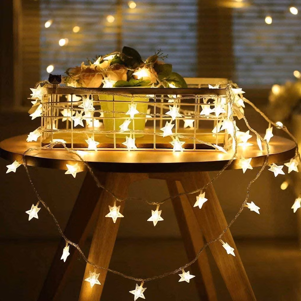 Catena luminosa a LED, 50 stelle, 5,5 metri, luce bianco caldo, alimentazione a batteria