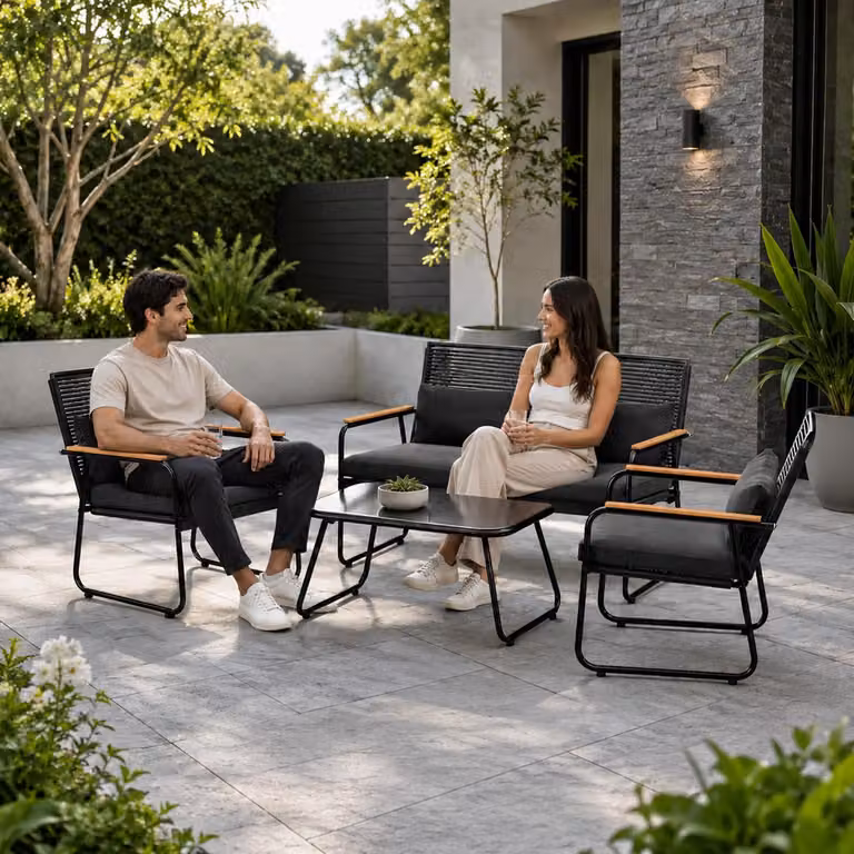 Set da giardino GARMIO® in polyrattan, 4 pezzi, resistente alle intemperie, per balcone, con panca e sedie, tavolo in vetro incluso, set da giardino per esterni, salottino da giardino per 4 persone