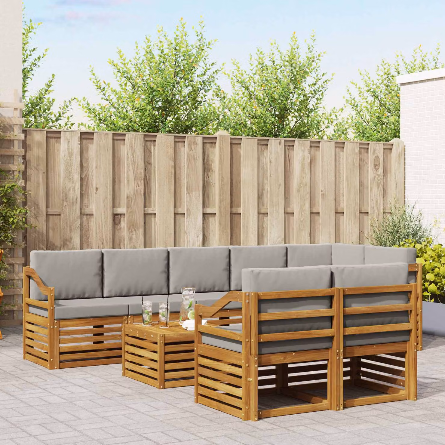 vidaXL Set di divani da esterno a forma di U composto da 9 pezzi in legno di acacia con cuscini Grigio e Bianco