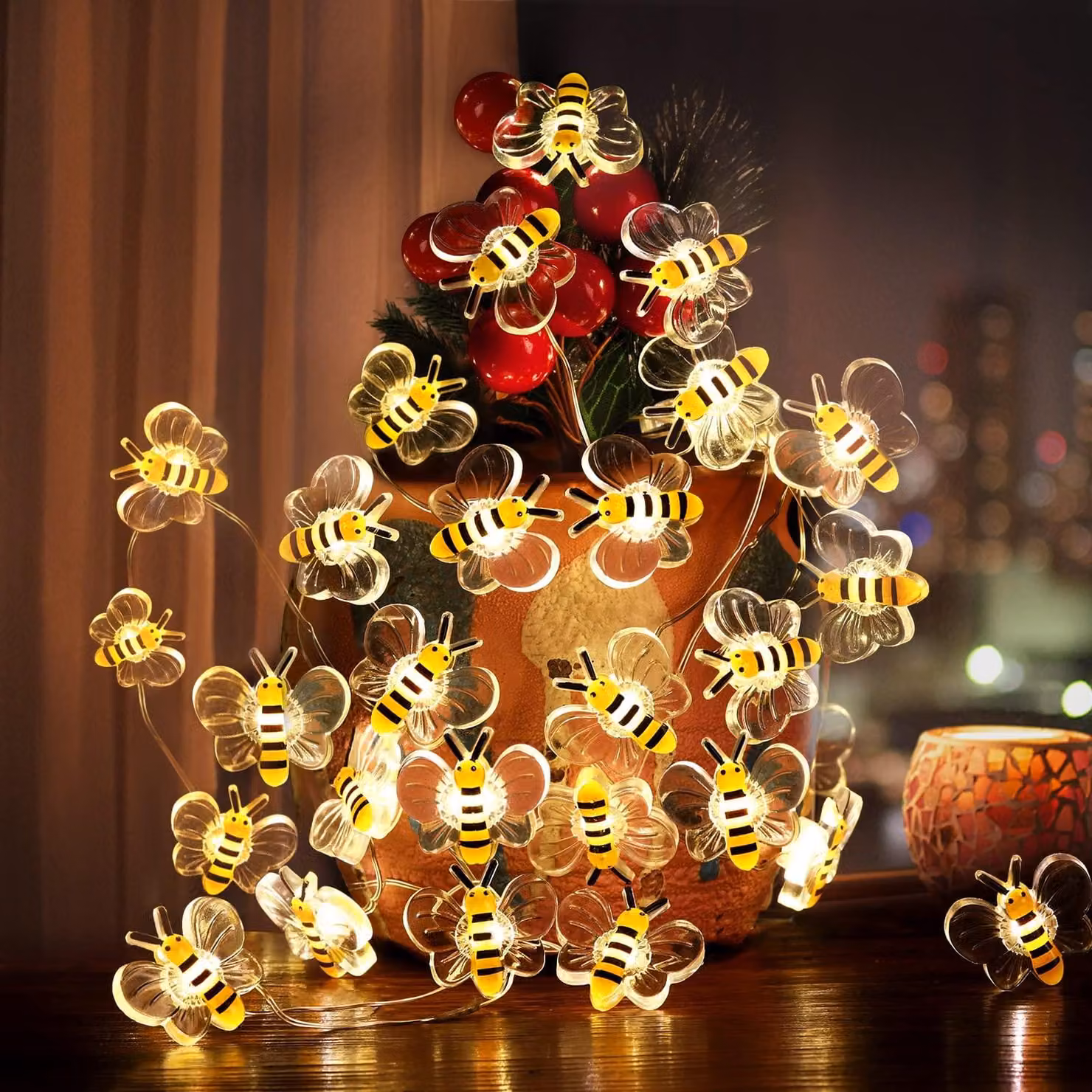 Catena luminosa a forma di ape, 3 metri, 30 LED, alimentata a batteria, colore giallo