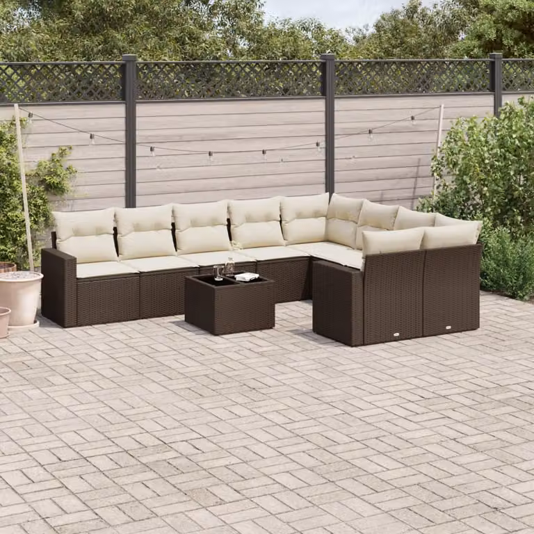 vidaXL Set Divani da Giardino a L 10 Pezzi in Polyrattan Marrone con Cuscini Bianchi e Tavolino da Esterno