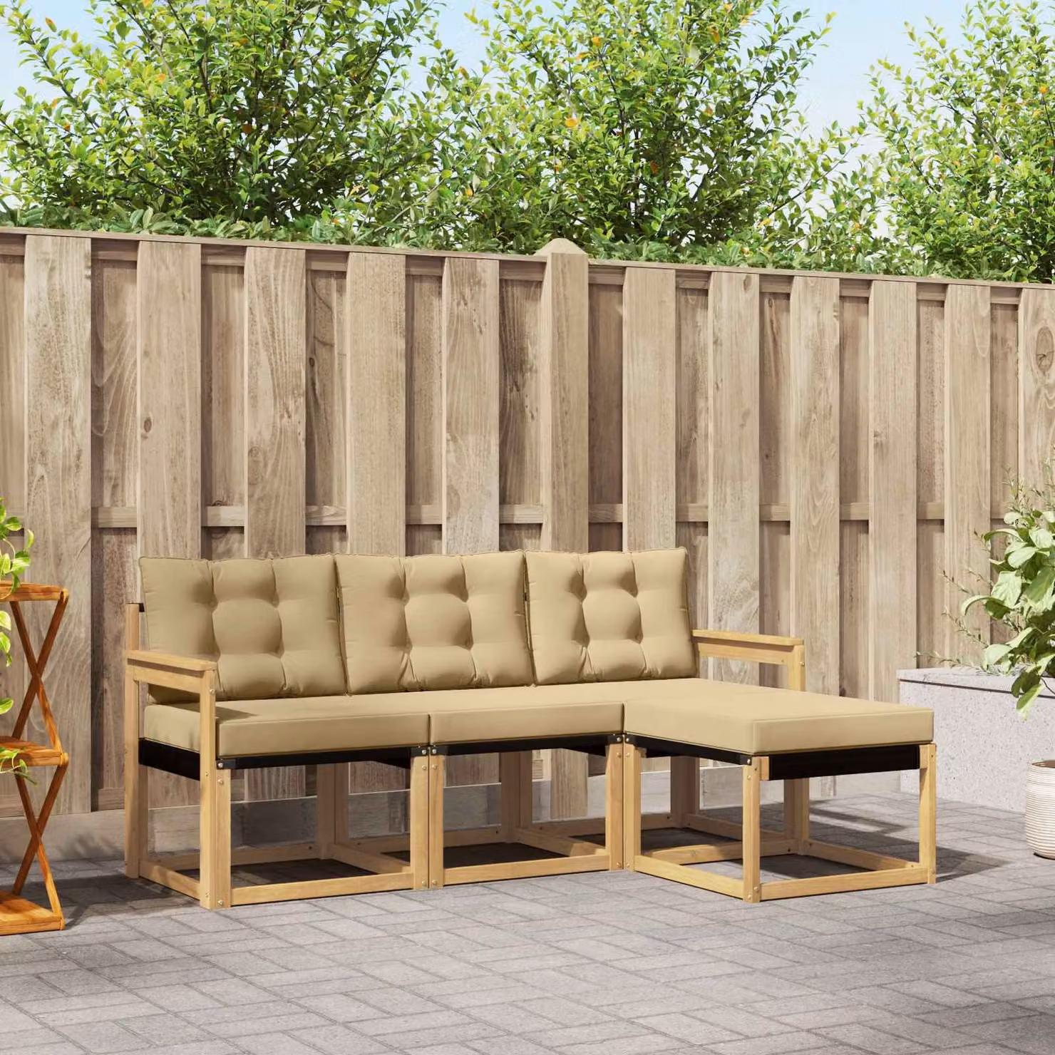 Set di divani da esterno vidaXL 4 pz a forma di L in legno di acacia con cuscini e pouf, Bianco e Beige