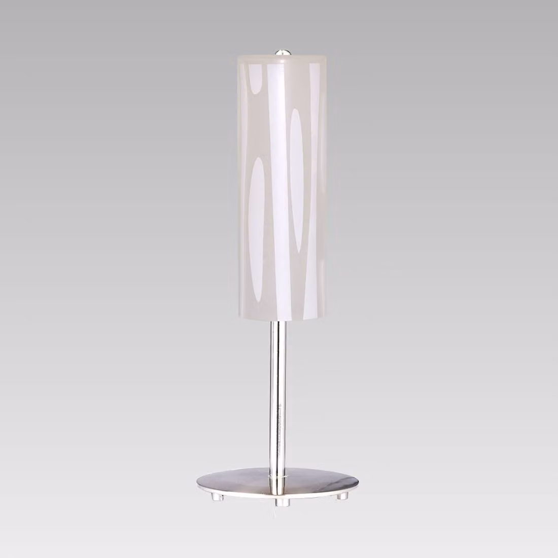 Lampada da tavolo SOLEI, 1 attacco E27/40W, bianco opaco. Dimensioni: lunghezza 160, larghezza 160, altezza 530. Dotata di interruttore