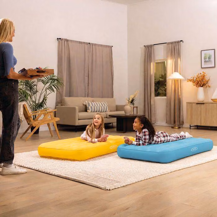 Materasso gonfiabile per bambini INTEX 66803NP, per 1 persona, dimensioni 157 x 88 x 18 cm, adatto a bambini dai 3 ai 10 anni, con cuscino e kit di riparazione, colore assortito