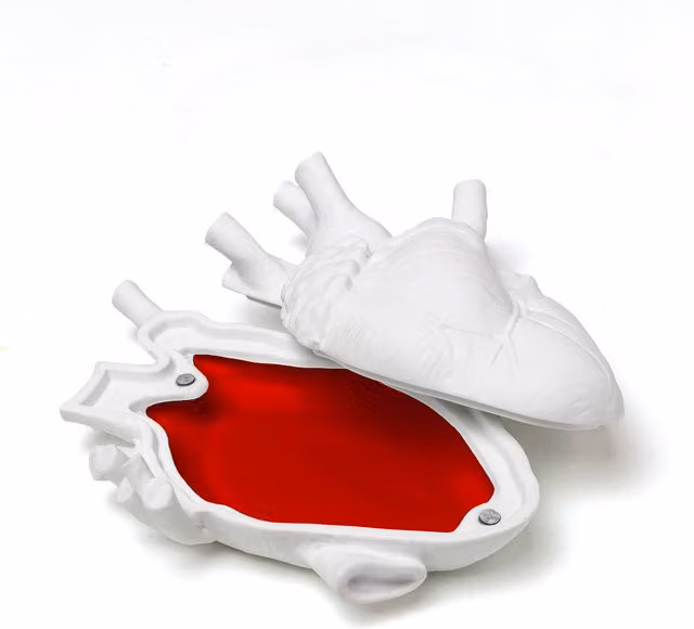 Portagioie Seletti Love in a box a forma di cuore in ceramica rosso e bianco