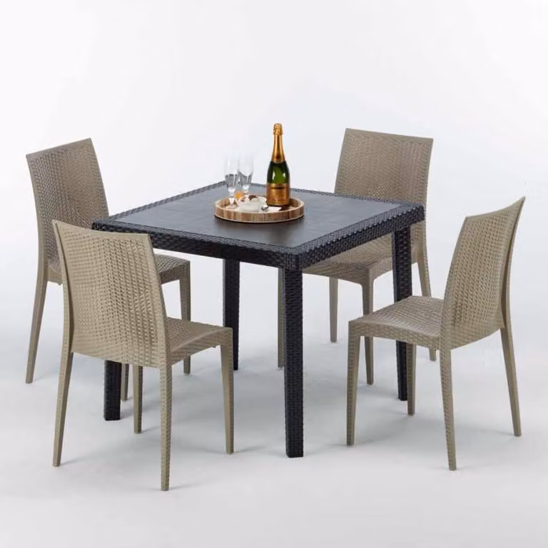 Tavolo quadrato nero e 4 sedie in polipropilene colorato Set di bastoni per esterni Grand Soleil Bistrot Passion - Beige