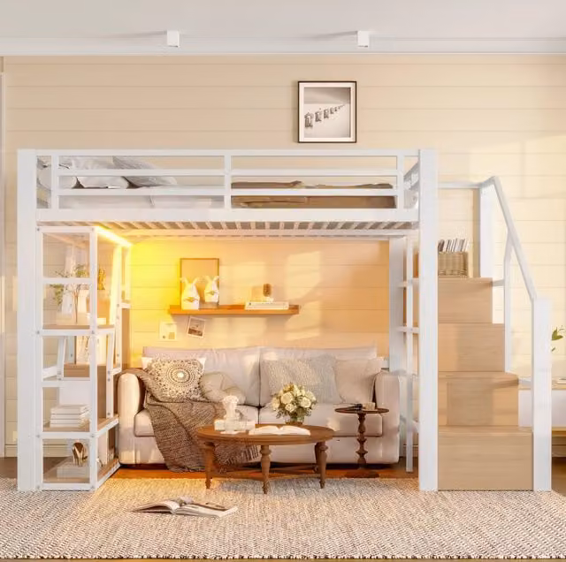 Letto a soppalco 140x200 cm in metallo e MDF; con scala integrata; ripiani e LED; bianco