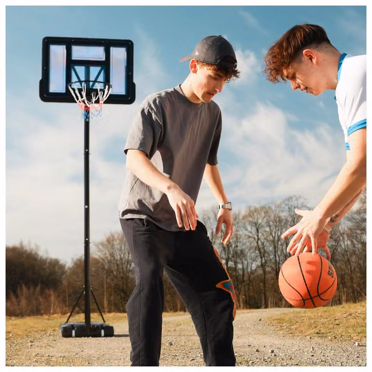Canestro da basket Dönges, regolabile in altezza da 2,3 m a 3,05 m, con pallone e pompa ad aria JD153649
