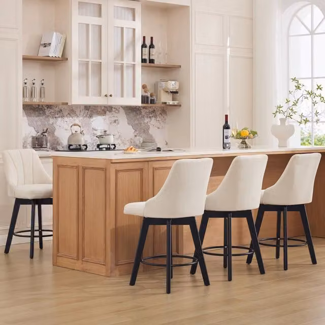 Sgabello da bar girevole MIVRAY in ciniglia beige con schienale imbottito e gambe in legno