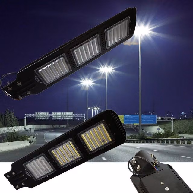Lampione Faro Stradale Trade Shop Traesio con Armatura LED da 150W, Luce Fredda 6500K, Colore Nero e Argento – 1