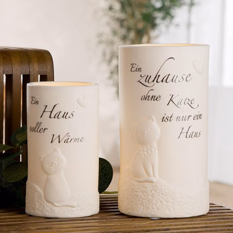Lampada da tavolo Gilde (LED), cilindrica, con motivo di gatti, frase decorativa, in porcellana, bianca, confezione da 4, diametro: 7 cm, altezza: 12,50 cm, codice prodotto: 32715