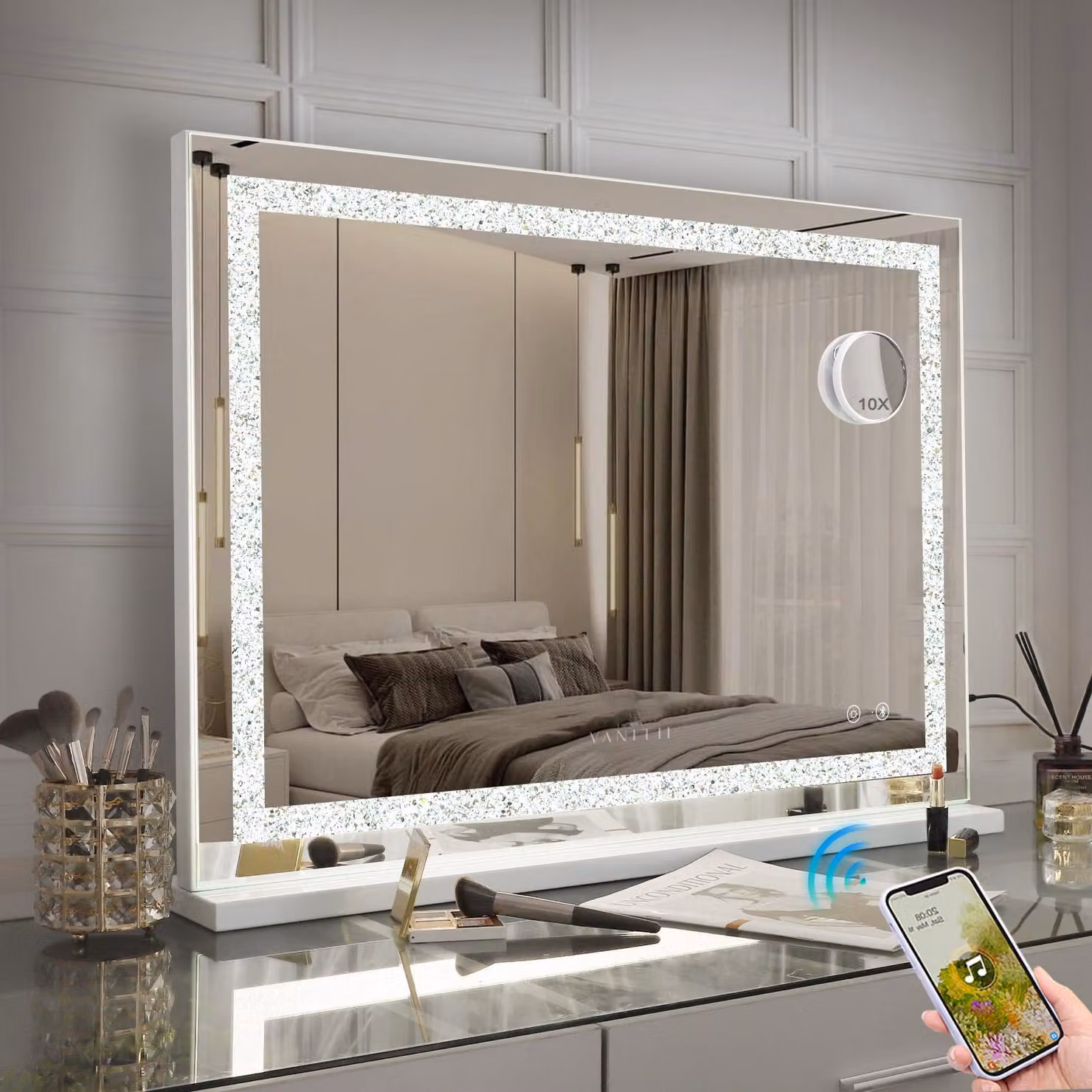 VANITII Hollywood specchio per il trucco 80cm x 58cm con illuminazione a LED 3 modalità di luce cristalli specchio per il trucco Bluetooth per il bagno tavolo da toilette Bianco