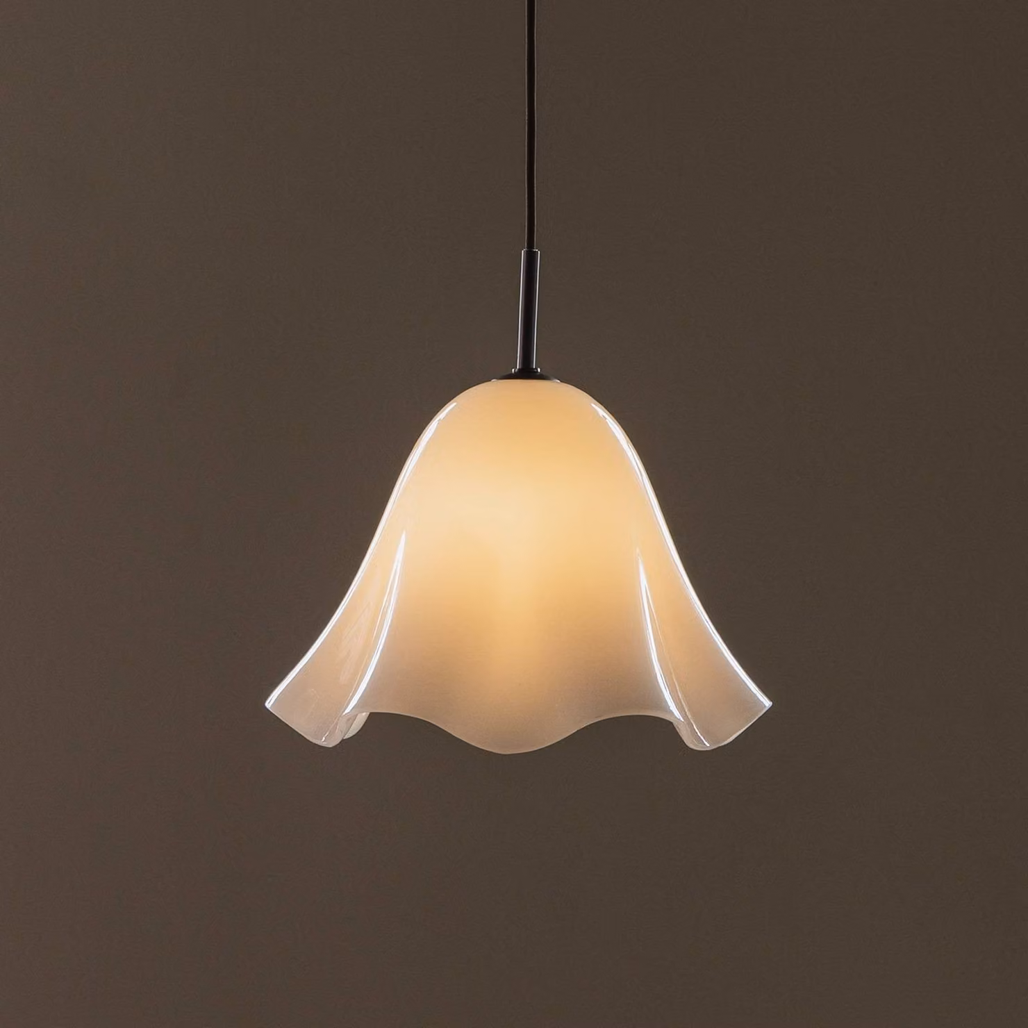Globen Lighting Lampada a sospensione in vetro Bello, dimmerabile, Bianco / Opale, Soggiorno / Sala da pranzo, Vetro, Scandinavo, Lampada a sospensione