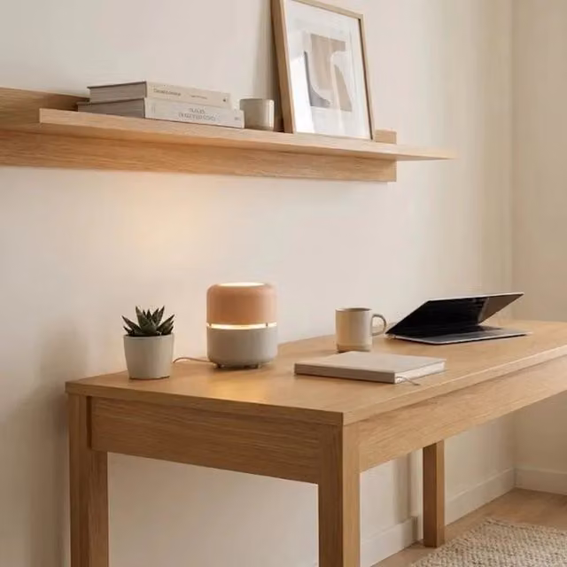 Lampada da tavolo LED Script Duzzle in metallo nero e grigio con luce bianca calda – 1
