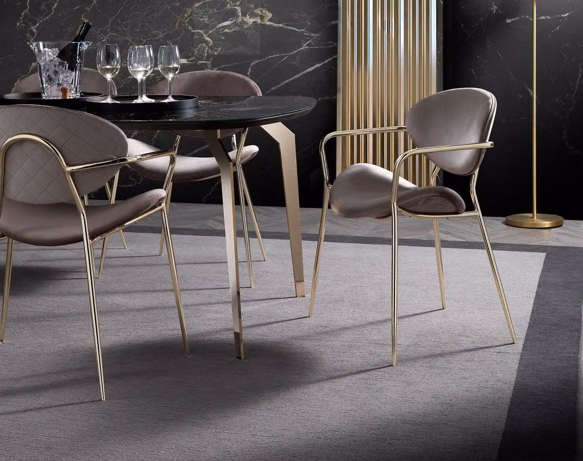 Stuhl Beige Design Wohnzimmer Esszimmer Holz Stühle Polster Lehnstuhl Möbel