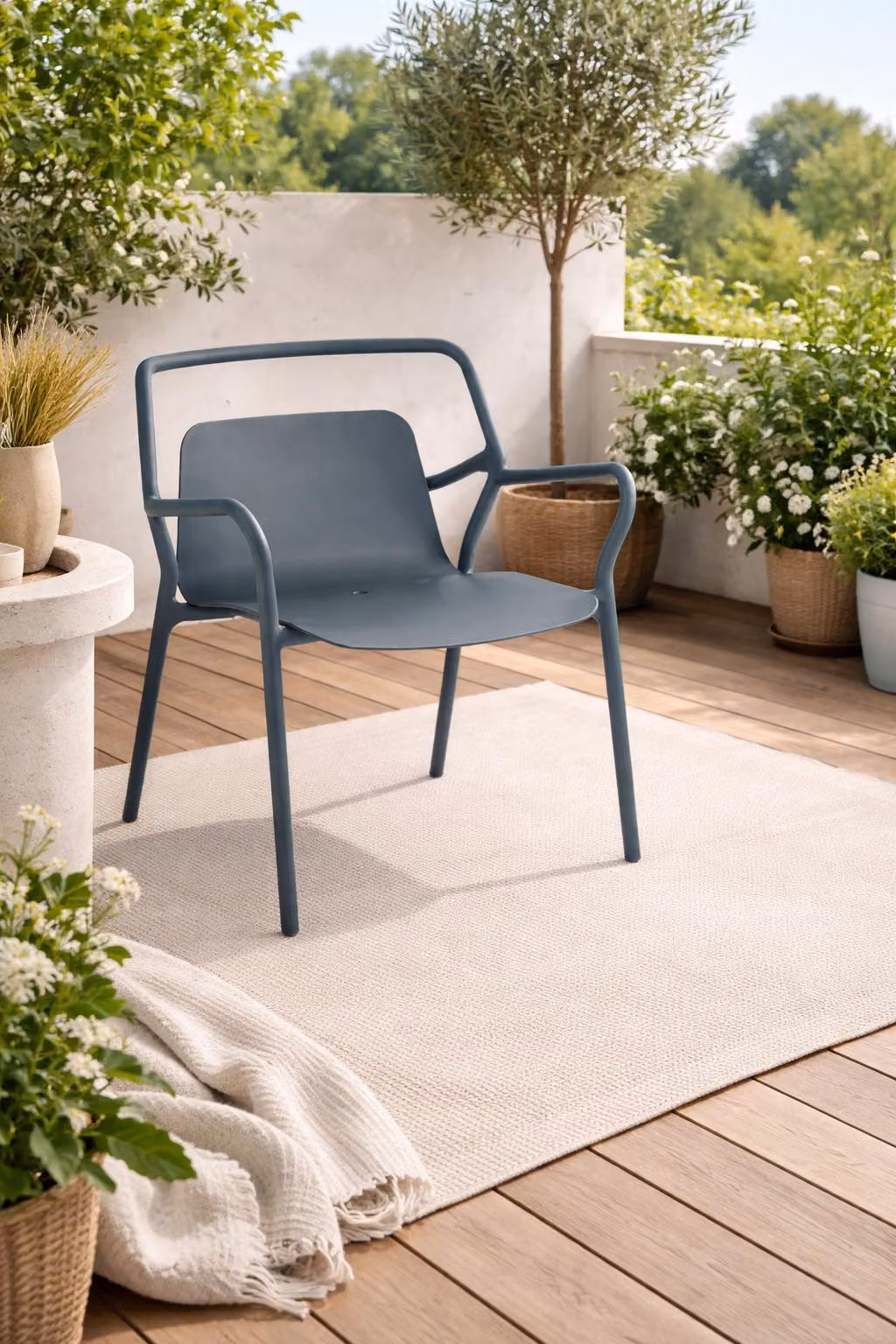Eleganter Grauer Gartenstuhl Luxuriöse Rückenlehne Art-Deko Stuhl
