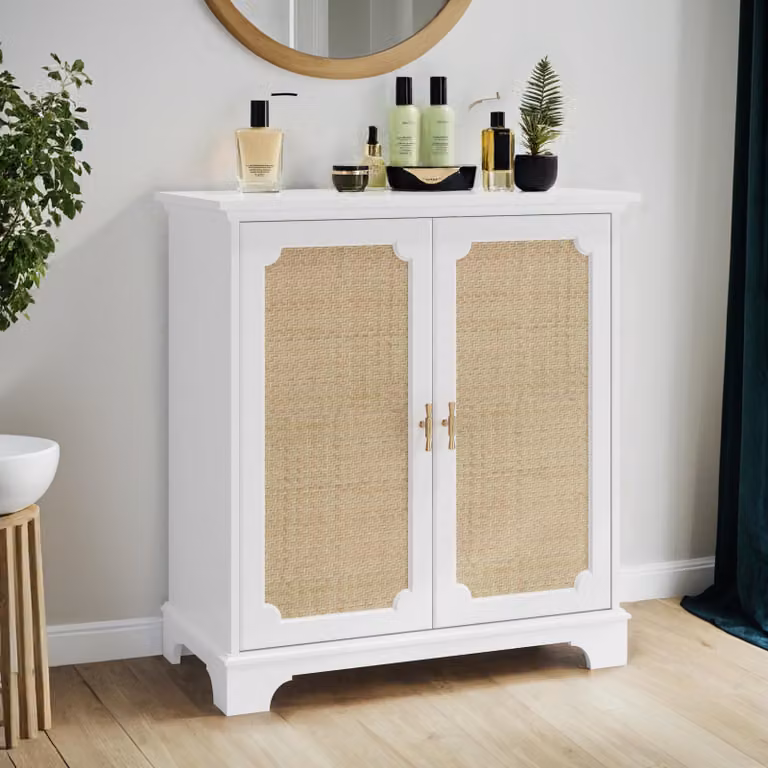 Credenza con ante decorative in rattan, come mobile per vini o buffet, corridoio e cucina
