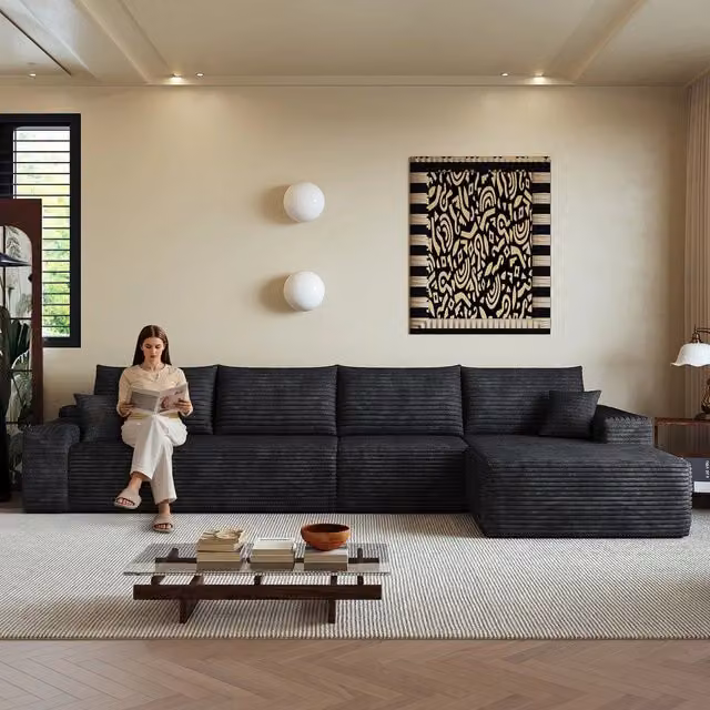 Divano angolare con chaise longue ¨C Minimal ¨C nero velluto imbottito 340cm