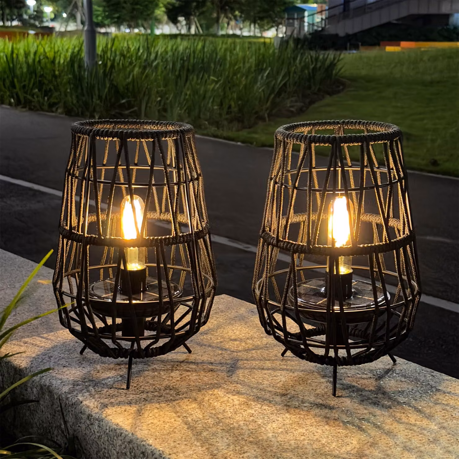 Set di 2 lanterne solari, altezza 30 cm, colore nero, con corda in olefin, impermeabili