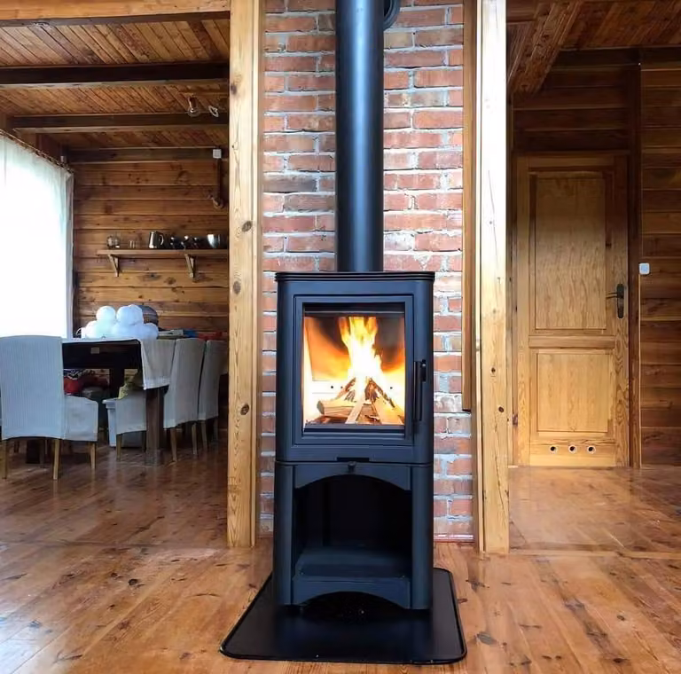 Stufa a legna in acciaio KRATKI K5 Ø 150 7 kW rivestimento nero